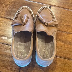 Vince Camuto Women’s Kayleena Brown Leather Sneaker